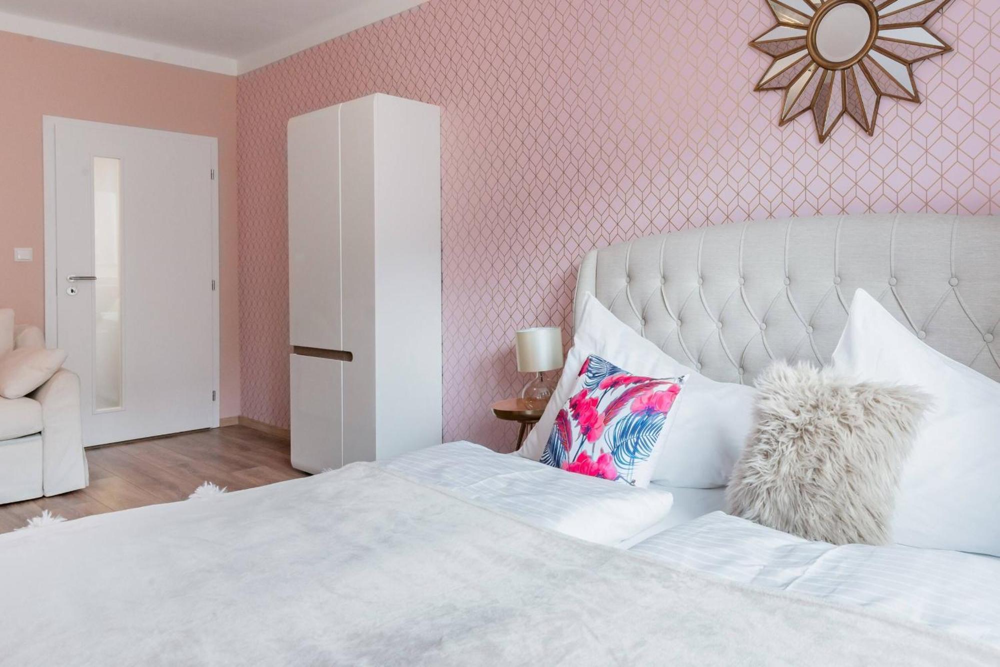 Pastel Art Deco 3Bdr Ruterra Apt Prag Eksteriør billede